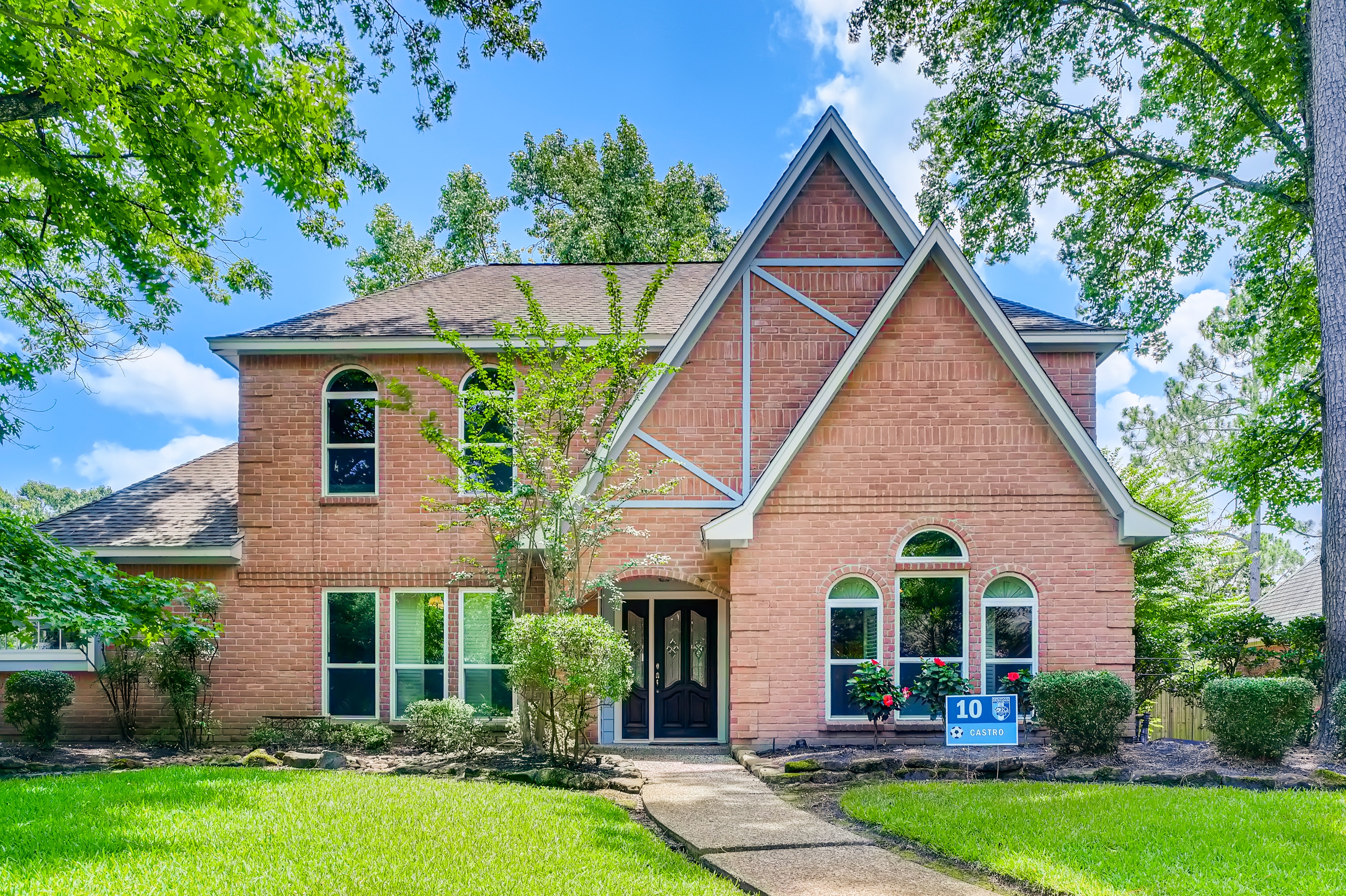  Alquiler y Venta de Chalet